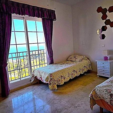 Luxury With Panoramic Views *