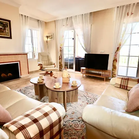 Larimar 4b Sea Views Jacuzzi Sauna & Saline Pool *