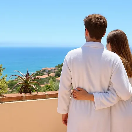 别墅 Larimar 4b Sea Views Jacuzzi Sauna & Saline Pool 贝纳尔马德纳