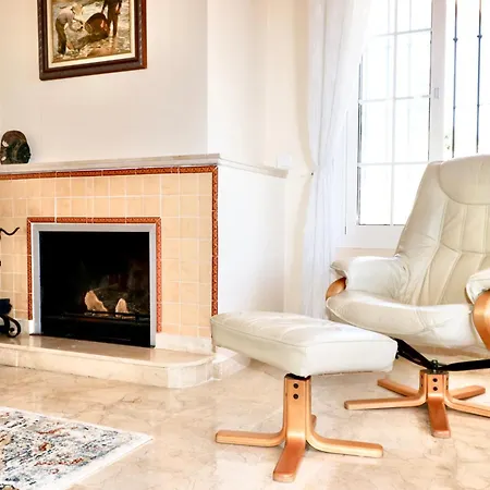 Larimar 4b Sea Views Jacuzzi Sauna & Saline Pool 别墅 *